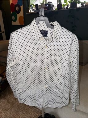 Abercrombie & Fitch White Button-Down Shirt with Navy Diamond Print